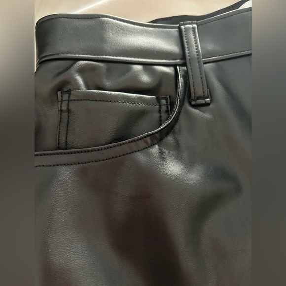 ⭐️NWOT⭐️ ABERCROMBIE & FITCH Vegan Leather pants (Black) - Picture 9 of 11